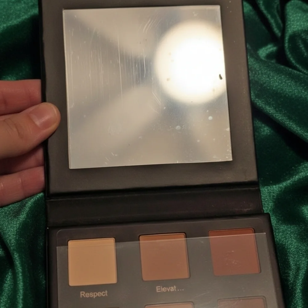 RealHer Shadow Palette Embrace Yourself